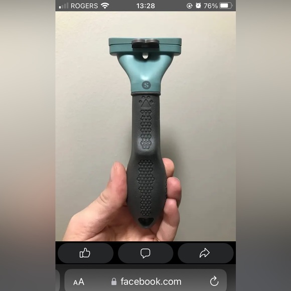 Furminator Cat Brush - Short Hair (Like New) - Picture 2 of 4